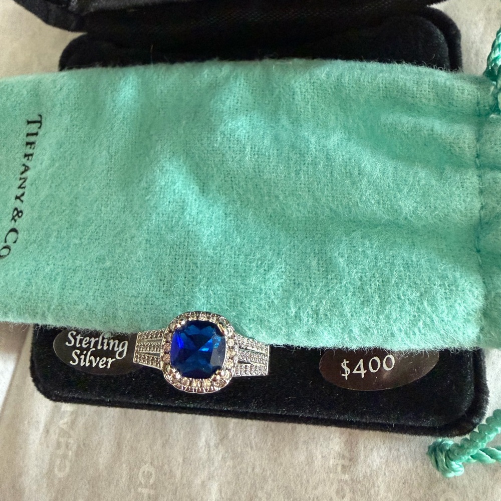 Cushion Sapphire Ring 925